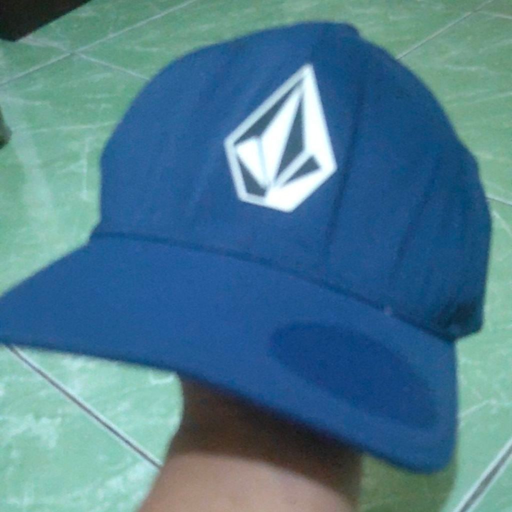 Topi volcom delta warna vintage
