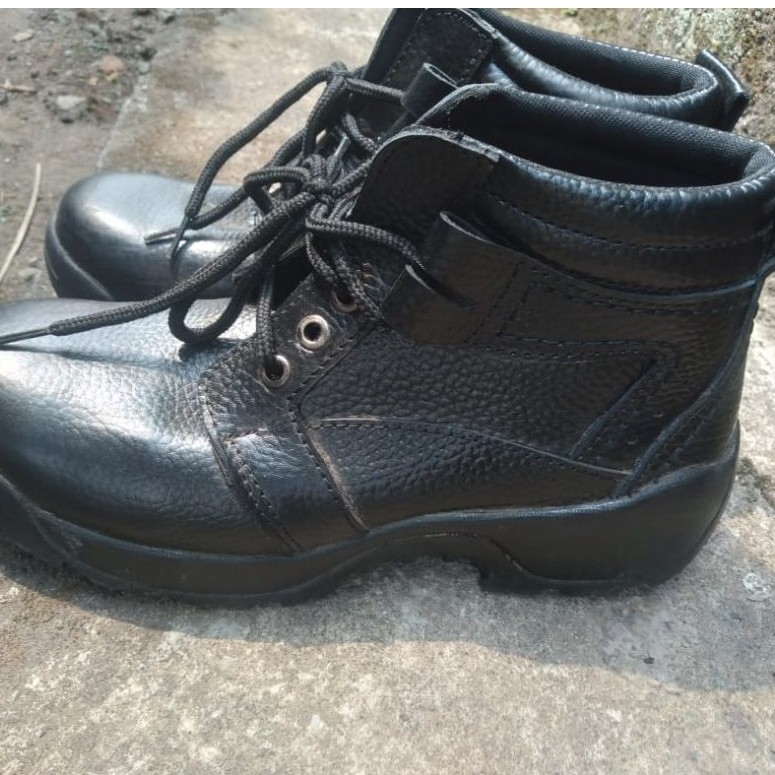 Sepatu safety boots handymen