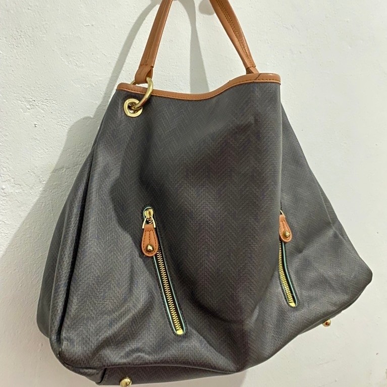 Preloved Tas Esquire