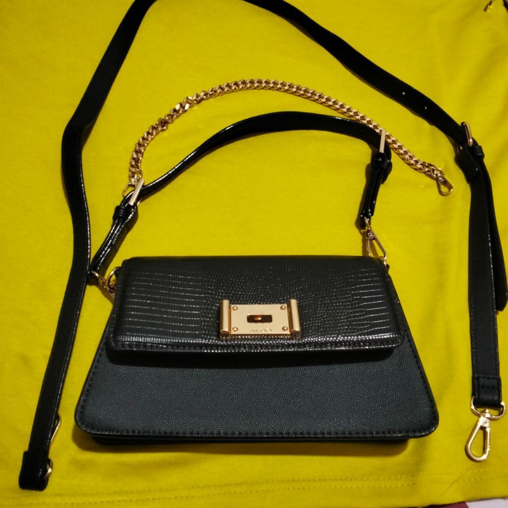 Tas pesta wanita merk Aldo