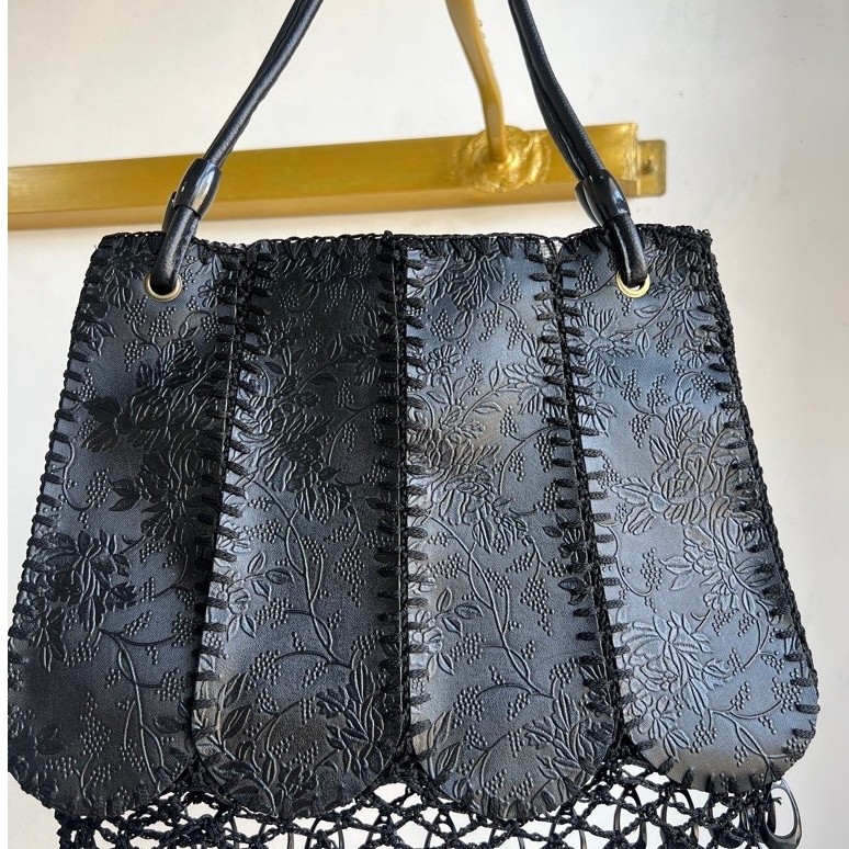 Tas khas Arab Saudi  Simple, elegan, dan penuh kesan mewah