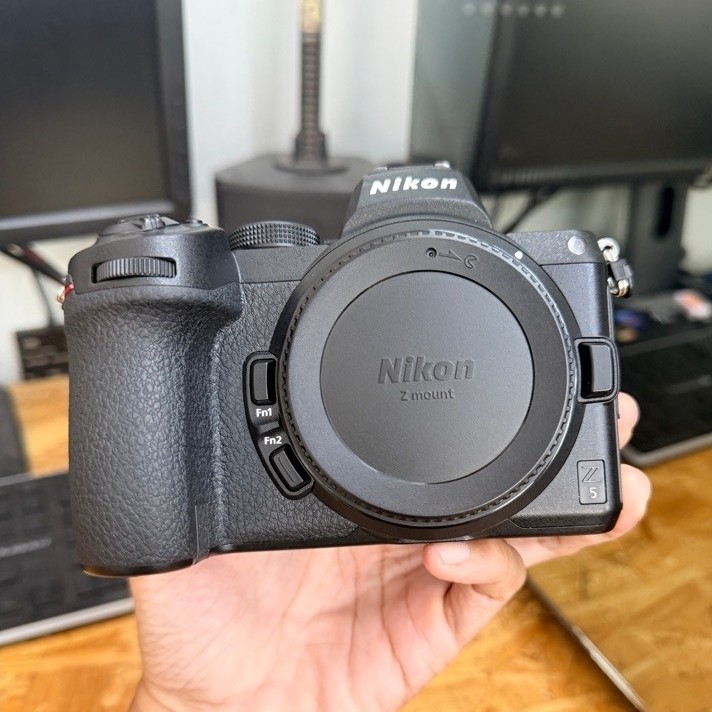 Kamera Mirrorless Nikon Z5 Fullset Bekas