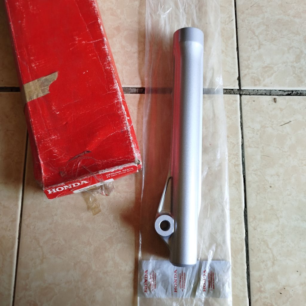 Bottom Tabung Shock Depan Kiri Karisma Supra X 125 Cakram Silver Original AHM 51520-KPH-881