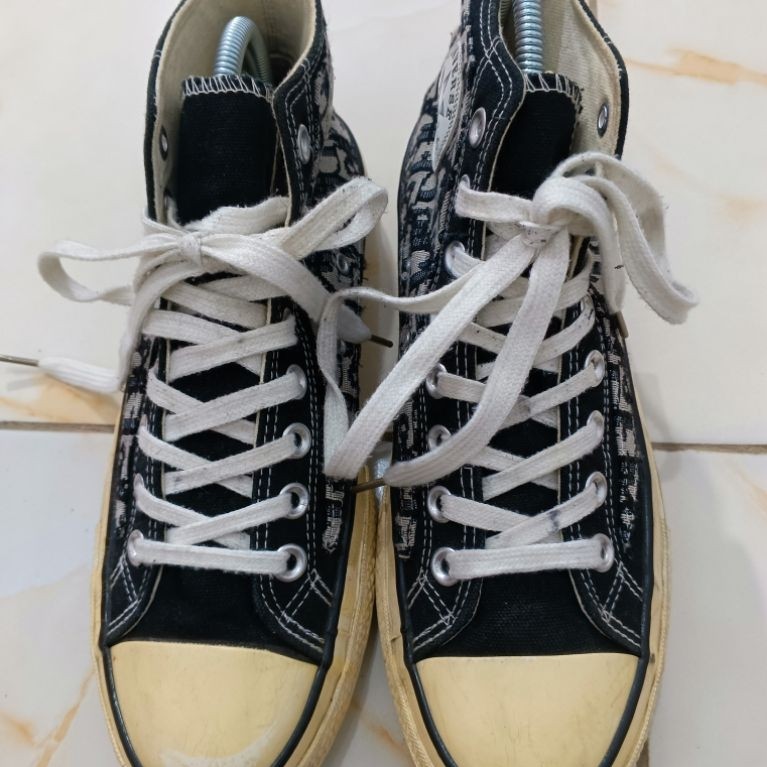 SEPATU CONVERSE X DIOR PRELOVED