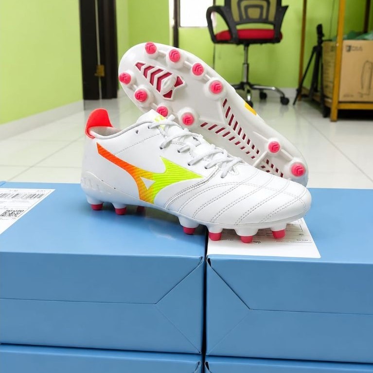 SEPATU SEPAK BOLA MIZUNO GOLD NEW 2020