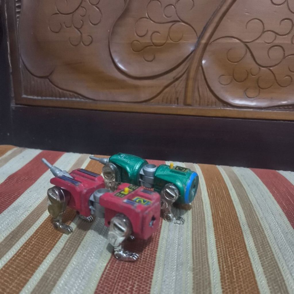 part dx voltron Red Lion (dengan nomor '2') dan Green Lion (dengan nomor '3') bagian tangan robot Vo