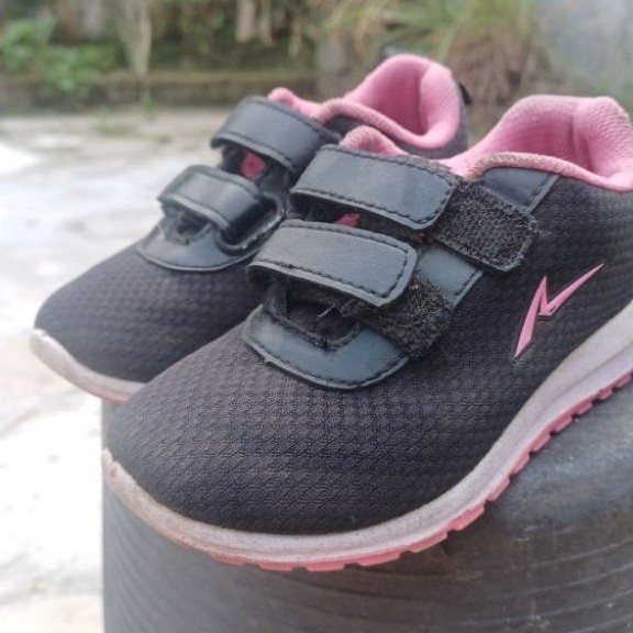 sepatu ando anak/ sepatu ando/ sepatu anak/sepatu anak murah/ sepatu anak tk/ sepatu ando/ sepatu se