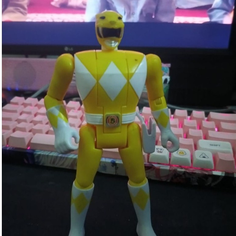 power ranger yellow hasbro