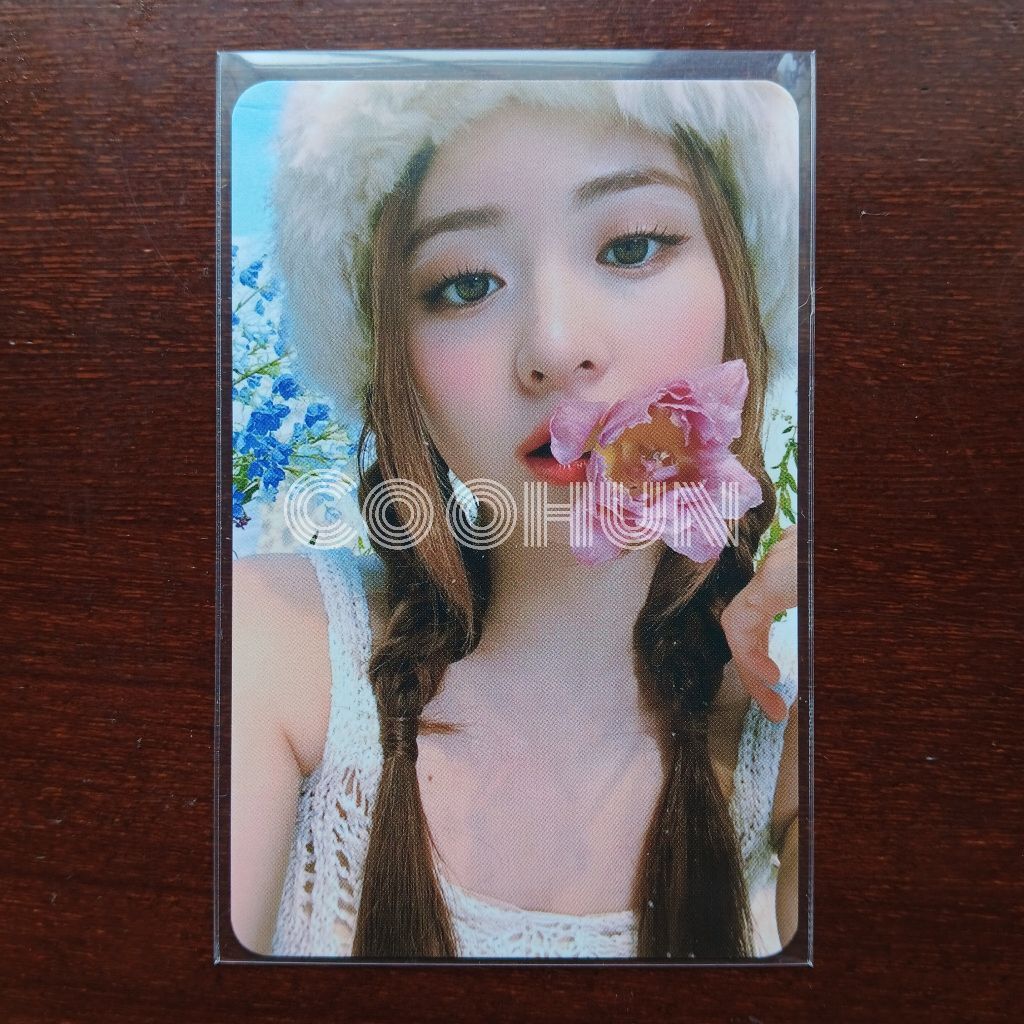 Le Sserafim Huh Yunjin Official Photocard Antifragile Ktown Fansign