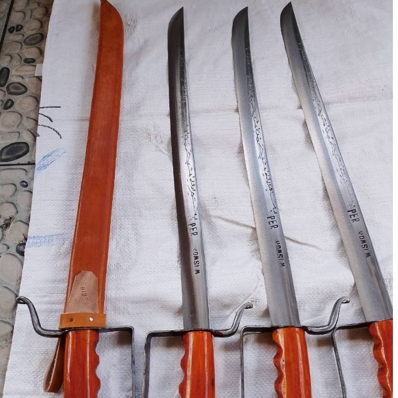 pedang gagang bercabang