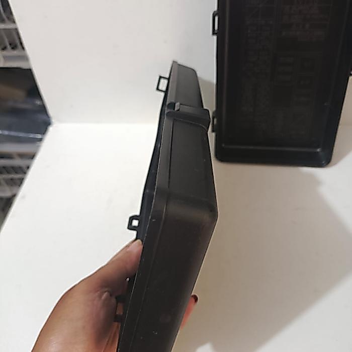 Tutup Box Sekring Fuse Box Innova Fortuner Hilux Tahun 2006-2015 Ori 1pcs Asli Kompatibel untuk Mobi
