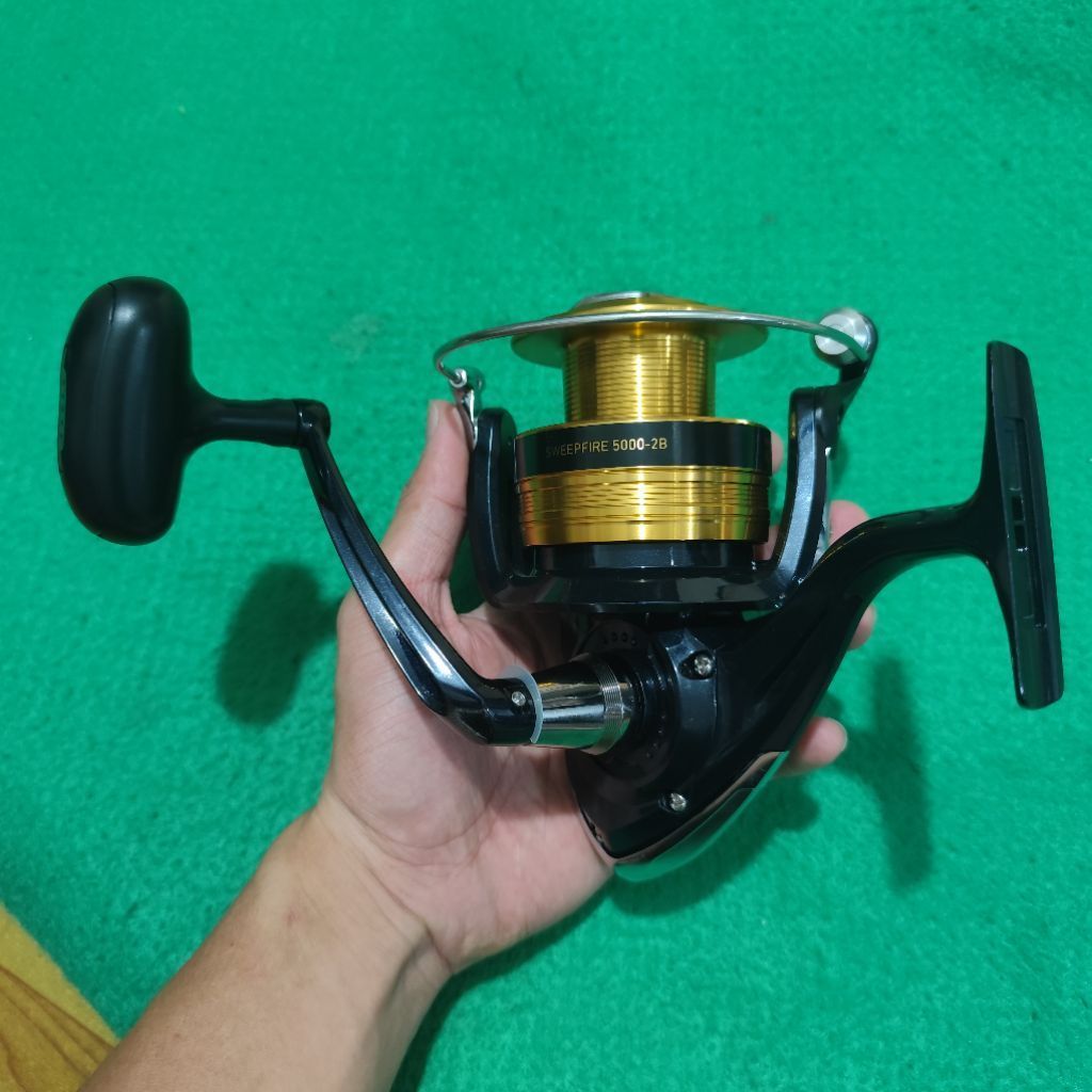 Reel daiwa sweepfire 5000 reel badak putaran halus original daiwa vietnam