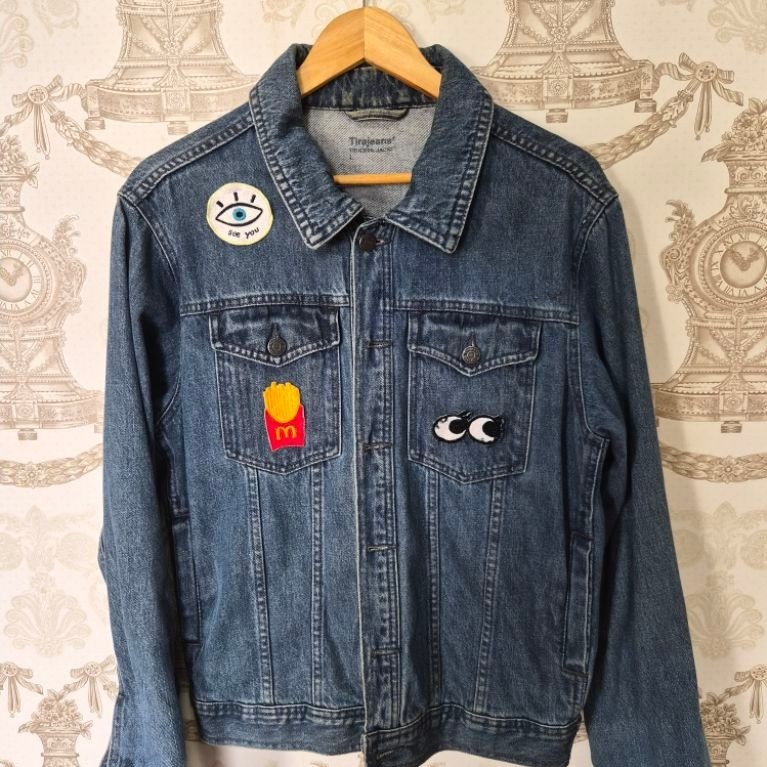Jaket denim merek tiraJeans