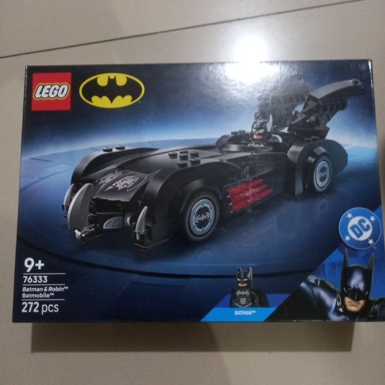LEGO 76333 Batman and Robin Batmobile