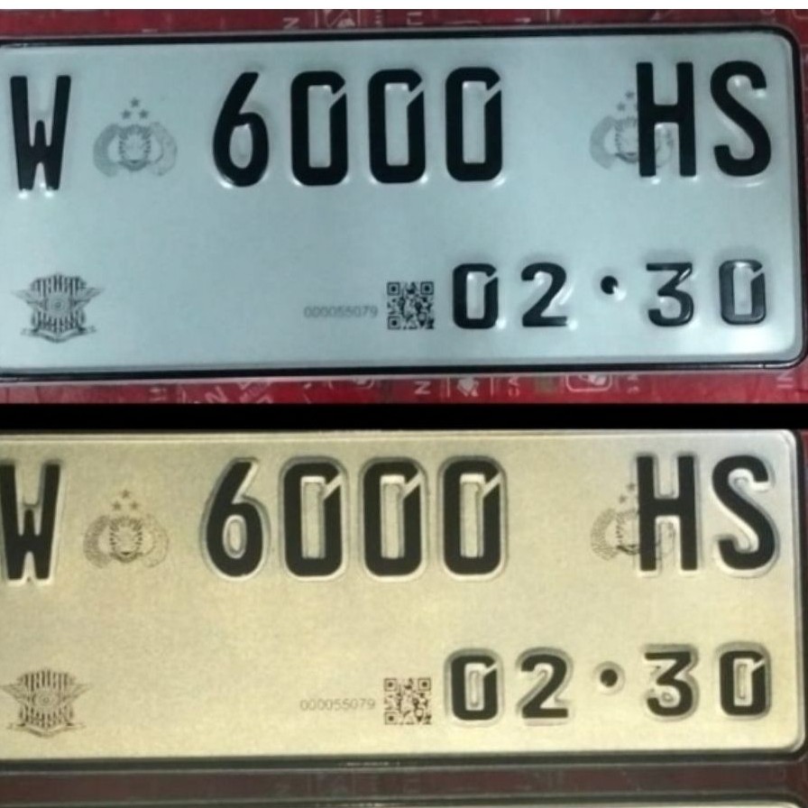 plat motor reflektif putih barcode QR
