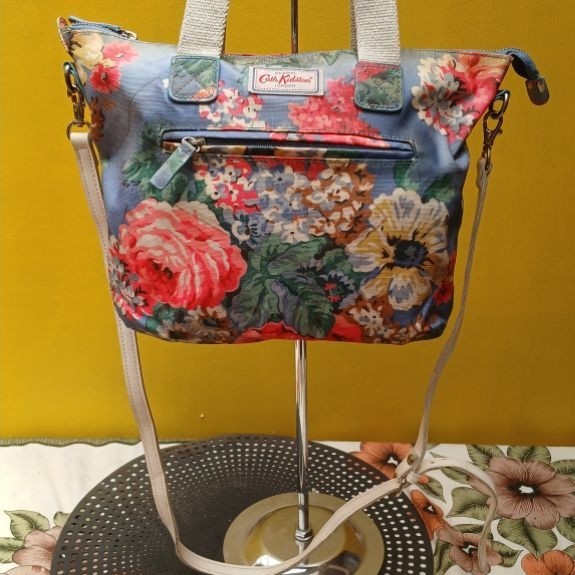 Tas selempang cath kidston bunga biru