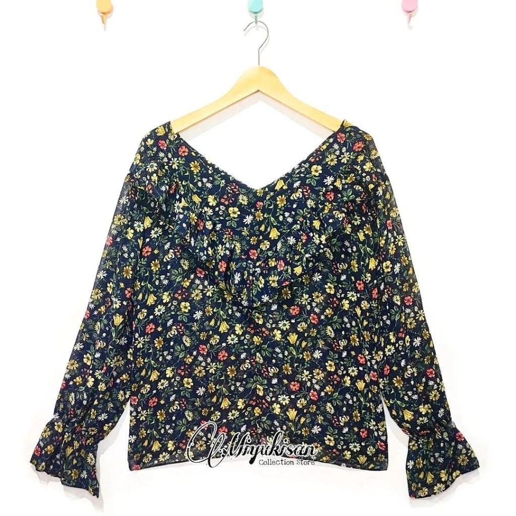 BLACK FLORAL KOREAN BLOUSE