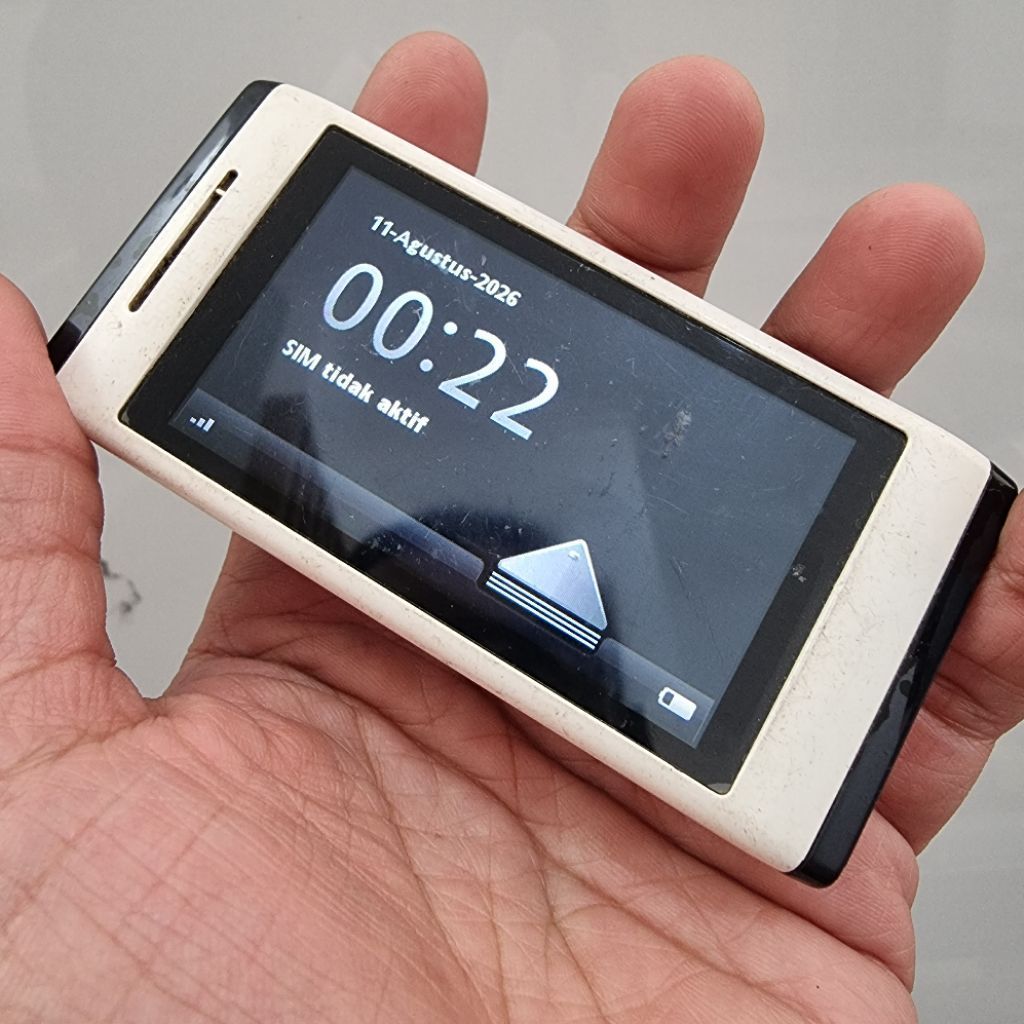 SONY ERICSSON AINO U10i , WARNA PUTIH