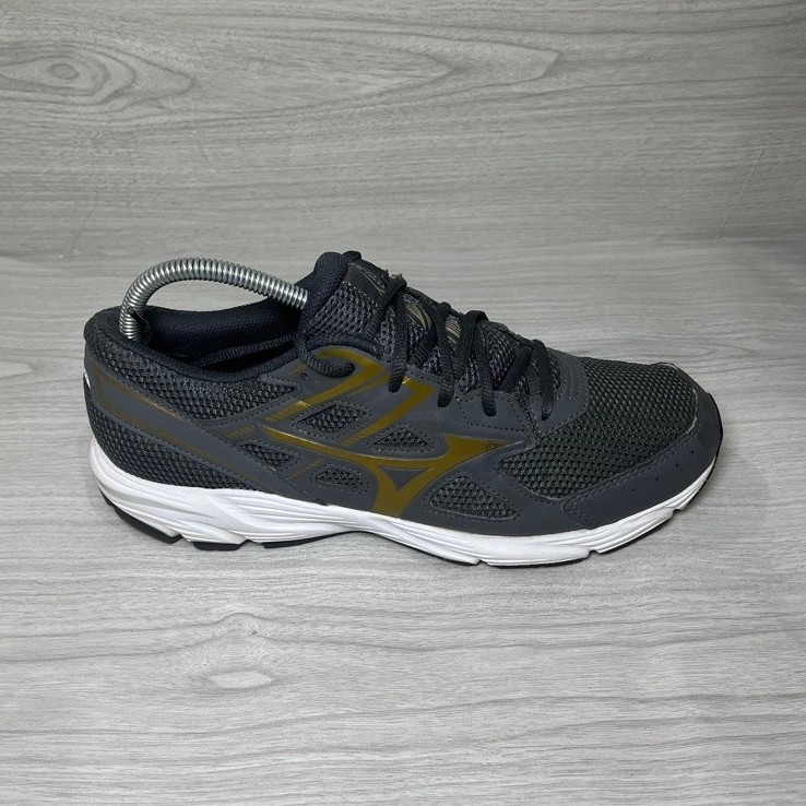 sepatu Mizuno second