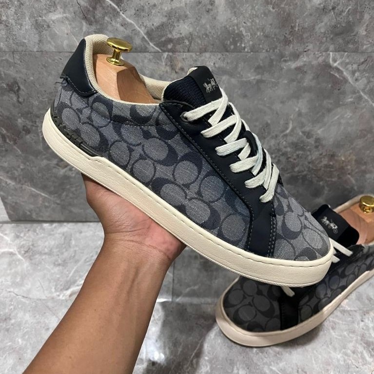 Sepatu COACH Size 41½ Original Sneakers Casual Preloved