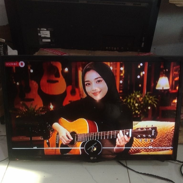 Tv led 24 inch merk Polytron analog second/bekas original NORMAL
