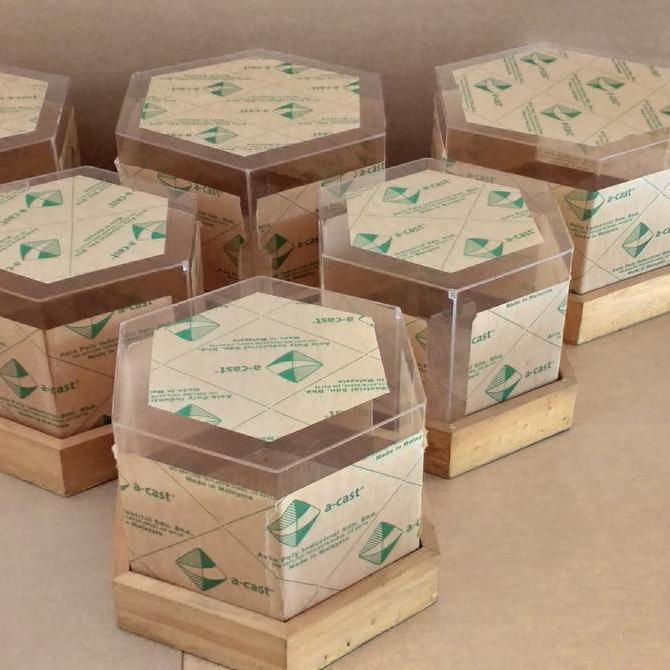 KOTAK HANTARAN SESERAHAN LAMARAN TUNANGAN PERNIKAHAN AKRILIK Model Hexagonal / Segi enam