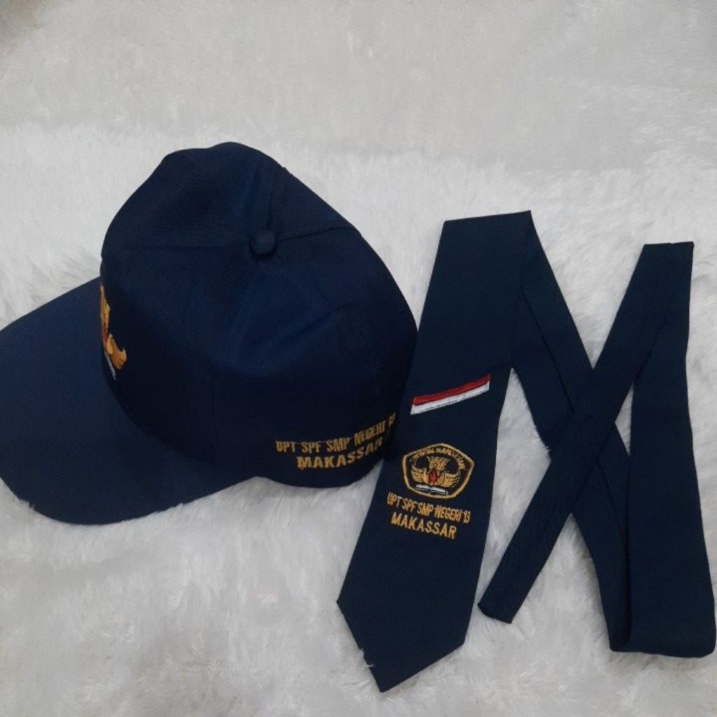 TOPI DAN DASI SMP NEGERI 13 MAKASSAR
