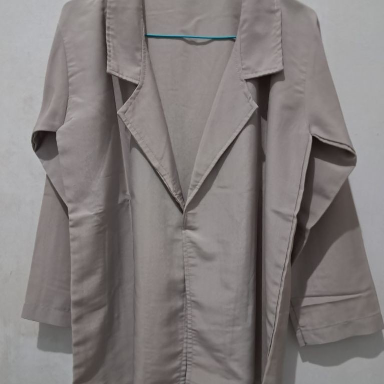 Stradivarius | Blazer Wanita - Preloved
