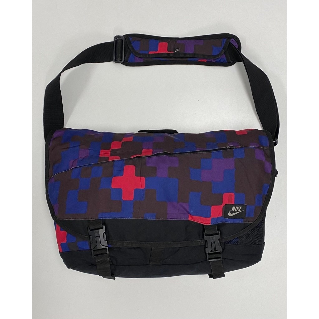NIKE MESSENGER BAG LAPTOP UP TO 17INCH