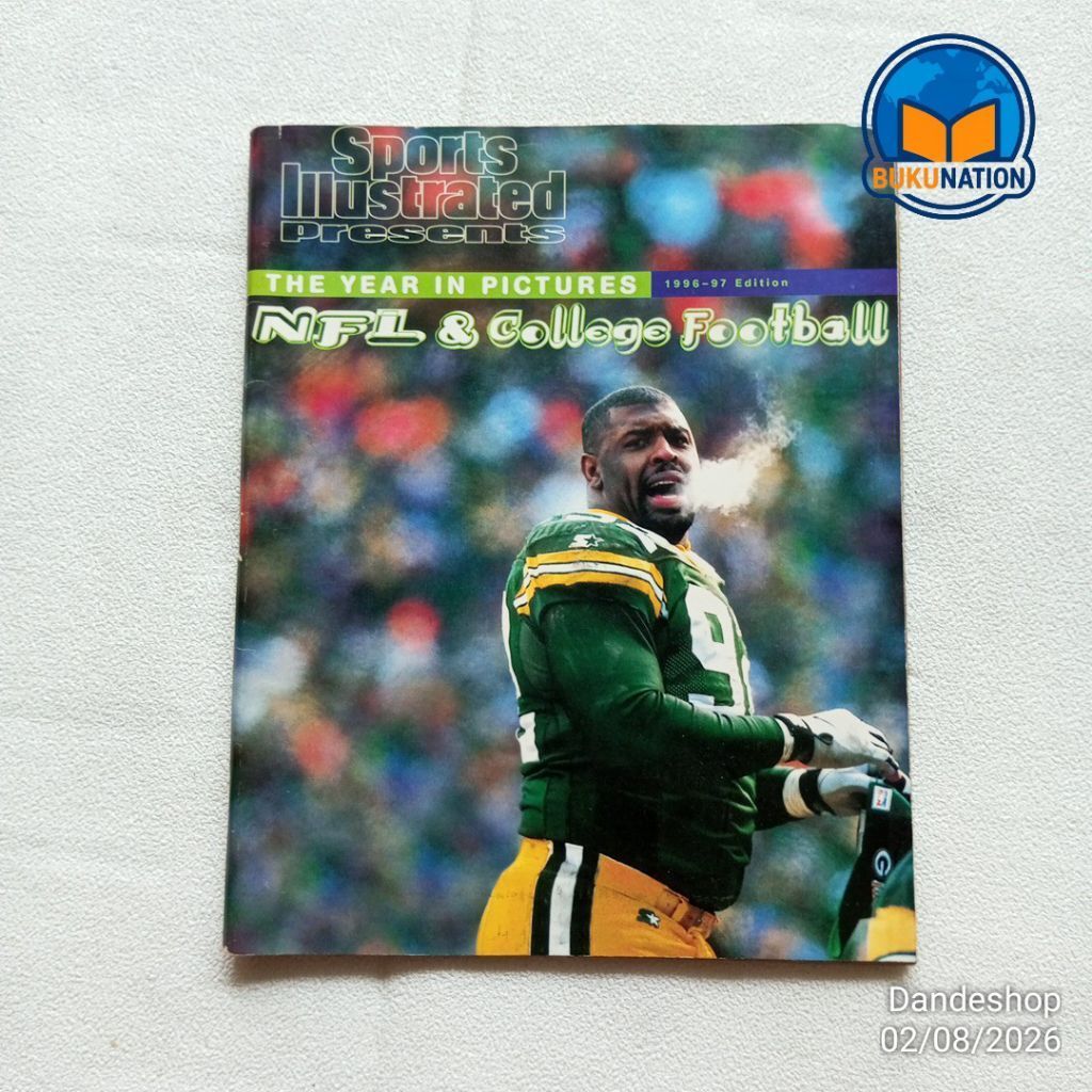 (bekas) Sports Illustrated Presents THE YEAR IN PICTURES 1996-97 Edition NFL & College Football _ ol