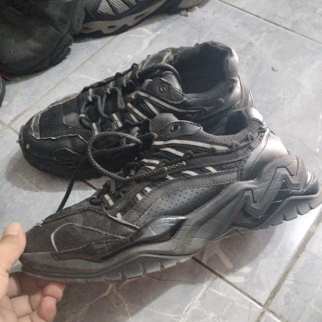 sepatu second original K2 size 41/26