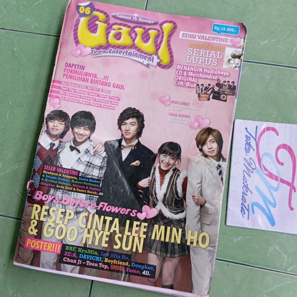 koran tabloid remaja GAUL edisi Valentine dan poster masih lengkap (Donghae,kyumin, boyfriend,fame,s