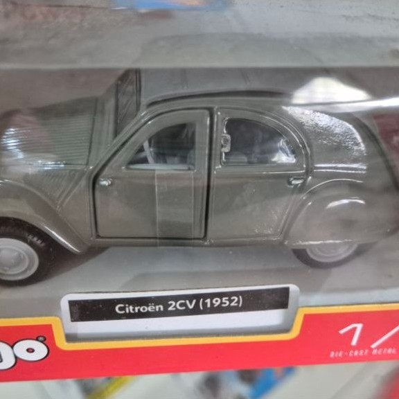 Diecast Burago Citroen 2CV 1:32