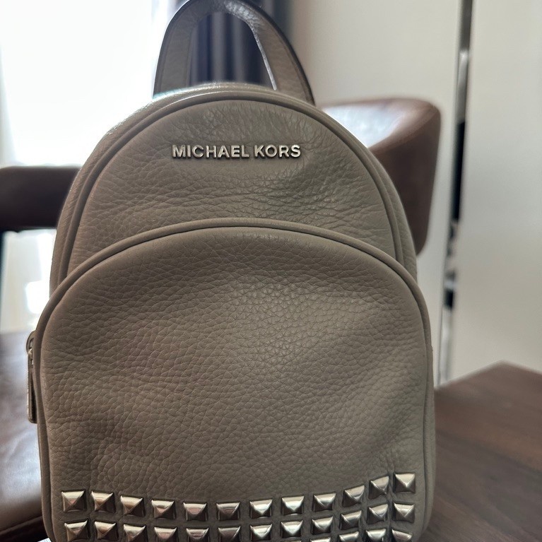 Tas Ransel Wanita MICHAEL KORS stud preloved second