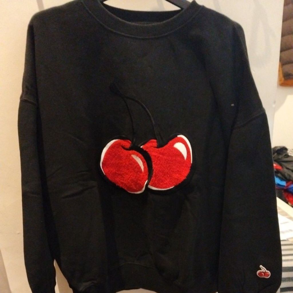 Crewneck kirsh (cherry) ( C 042)
