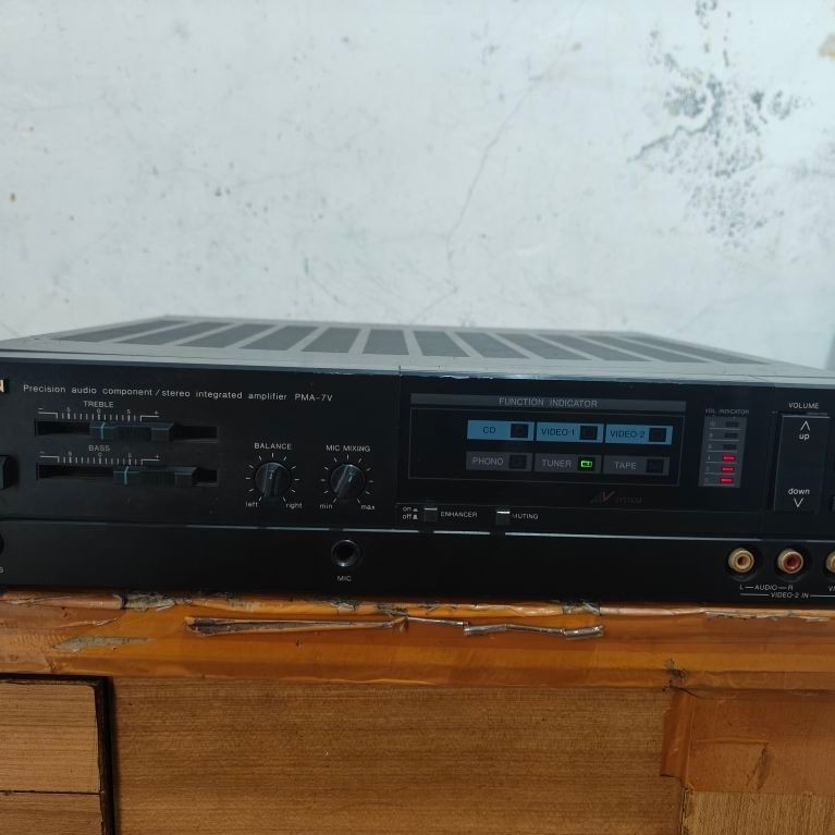 amplifier denon PMA 7V