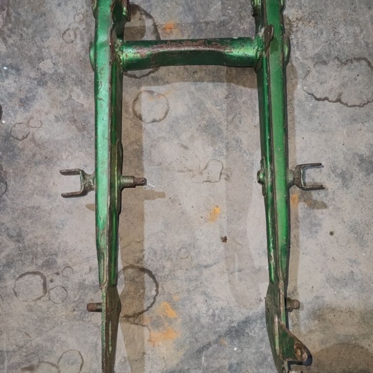 swing arm Honda c70 c50 pispot c90 arm Honda C70 C50 Pitung C90 cetol original