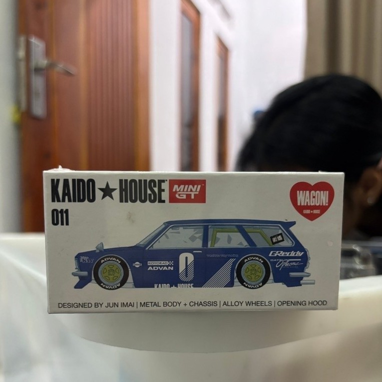 KAIDO HOUSE Diecast Mini GT Datsun KAIDO 510 Wagon Biru