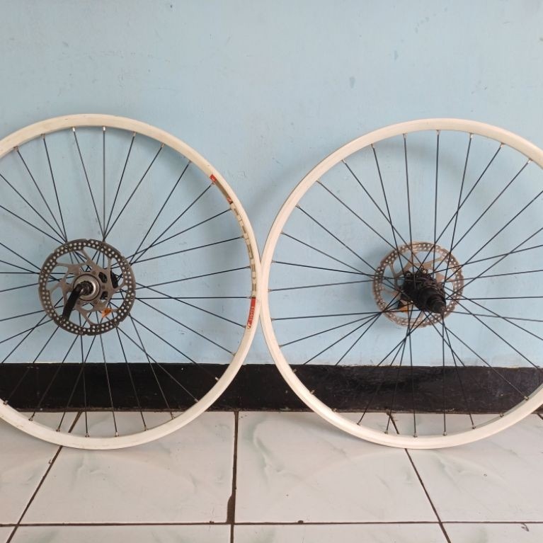 Wheelset 26 Rims Dt Swiss XR400 hfh Shimano