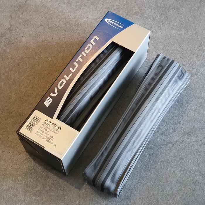 Ban Schwalbe Ultremo ZX 700x23c Clincher