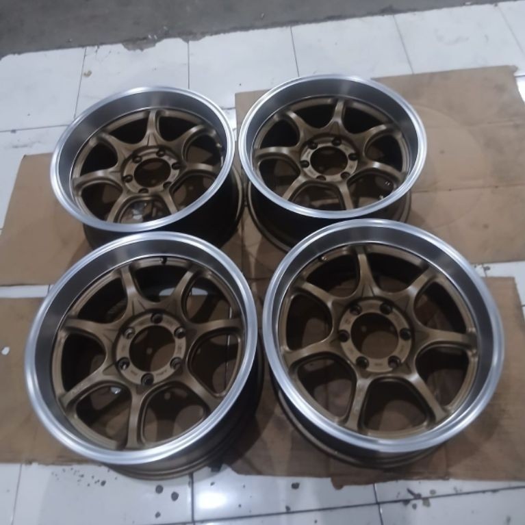 VELG HSR ARU RING 18 VELG MOBIL SECOND R18 LEBAR 9 ET0 PCD 6X139 BISA BUAT PAJERO, FORTUNER.