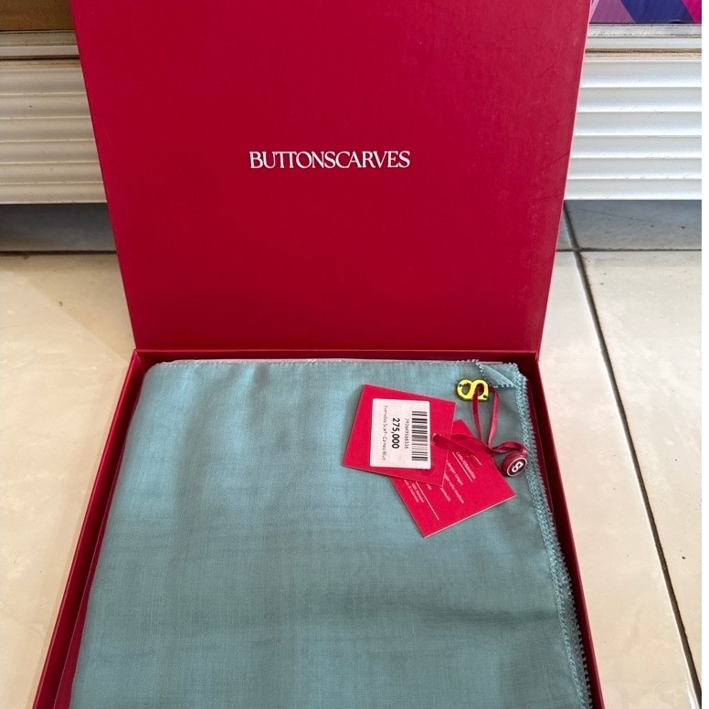 everyday scarf buttonscarves