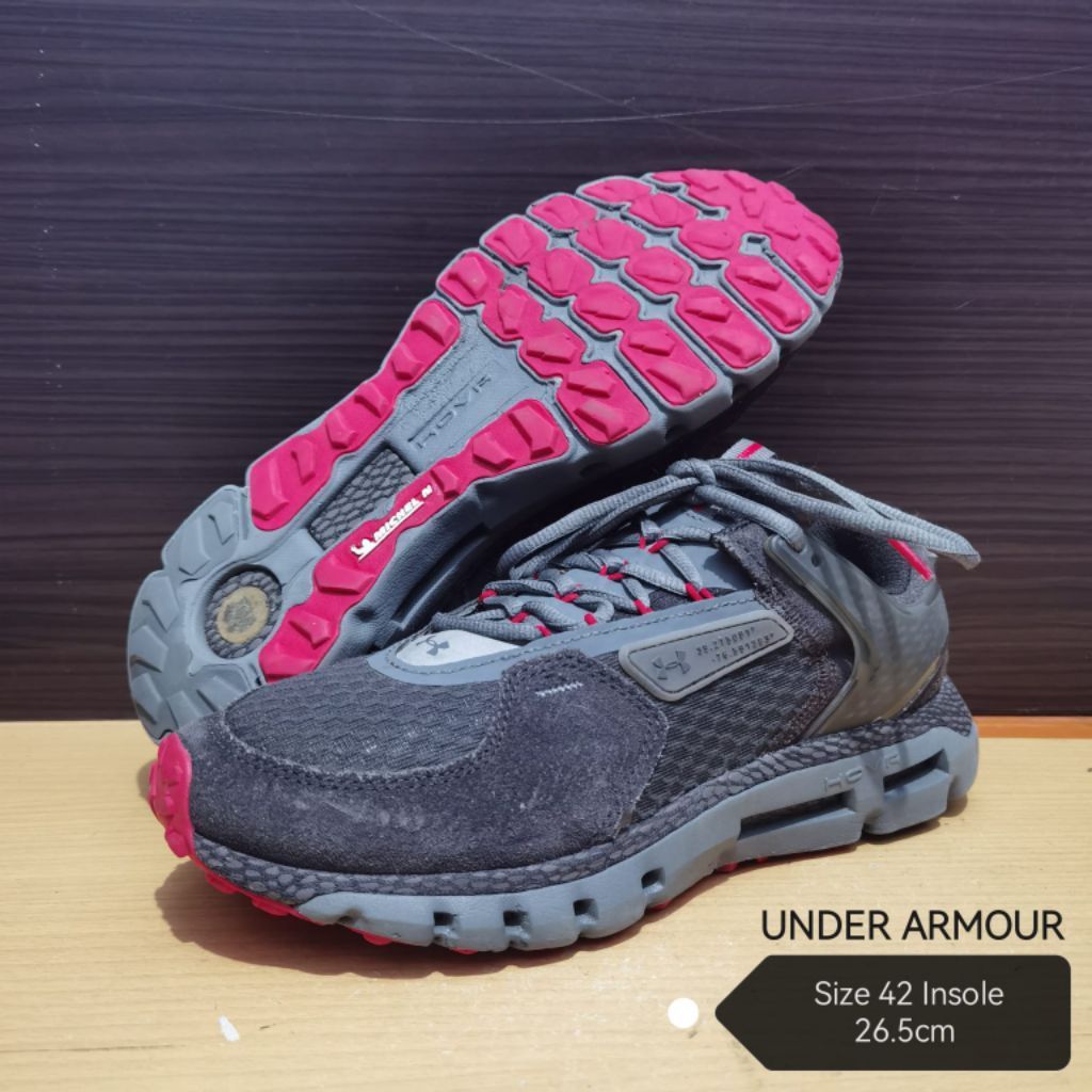 Under Armour HOVR Summit Sz 42
