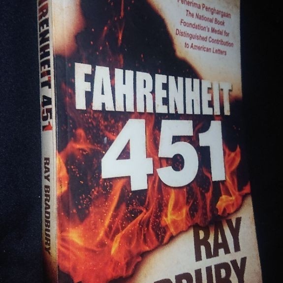 Ray Bradbury - Fahrenheit 451