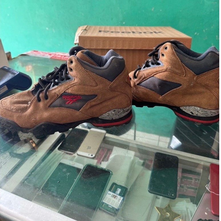 SEPATU HIKING REEBOK VINTAGE ORIGINAL 100%