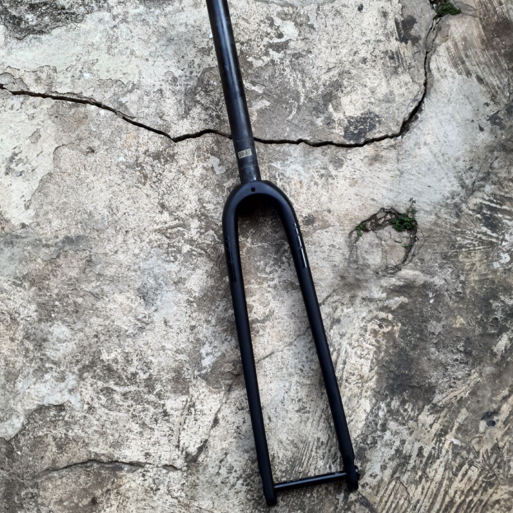 Fork Carbon Oversize Untuk hybrid dan Gravel