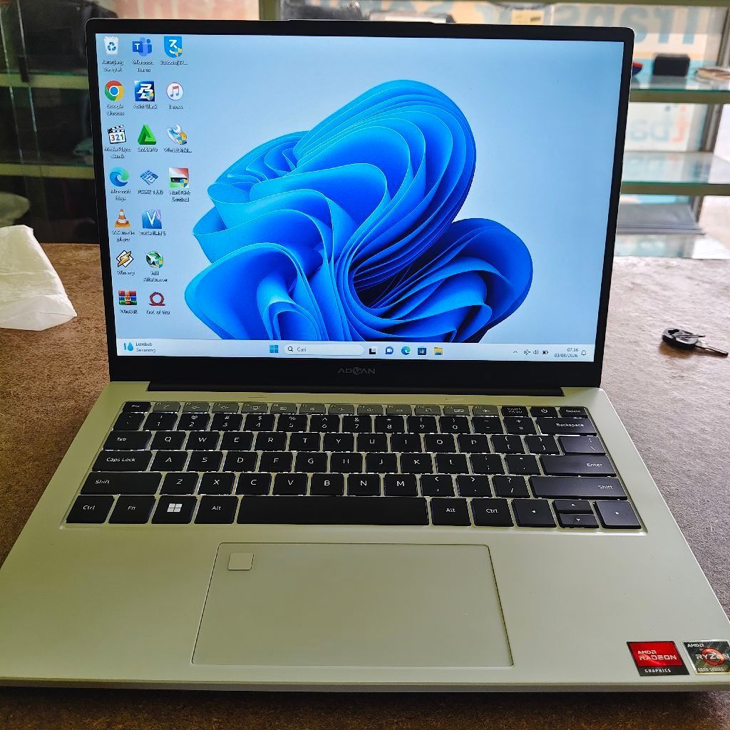 advan workplus ryzen 5 6600h cuma 8 hari pakai dari baru (ini barang bekas)