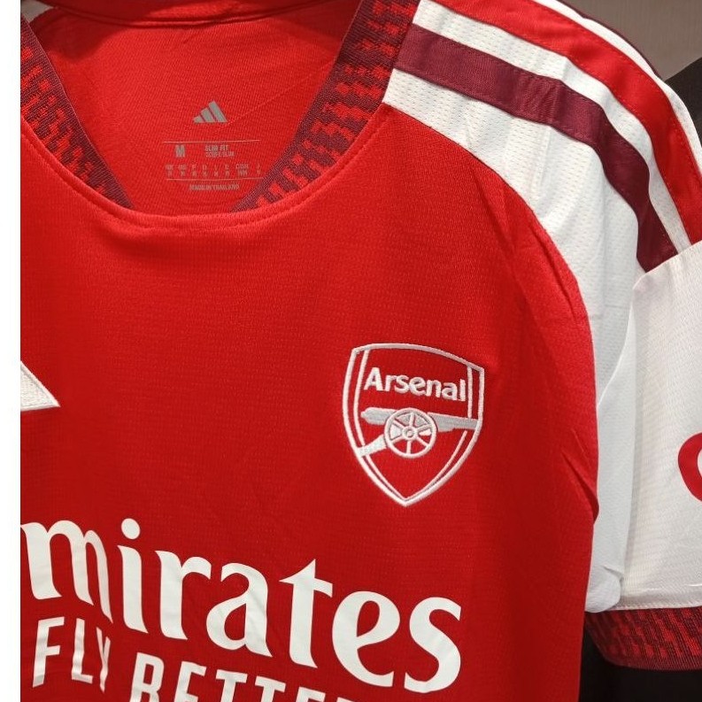 Jersey Bola Arsenal Merah Putih Lengan Pendek Print Emirates