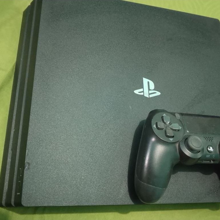 PS4 Pro 1tb Original seri 72