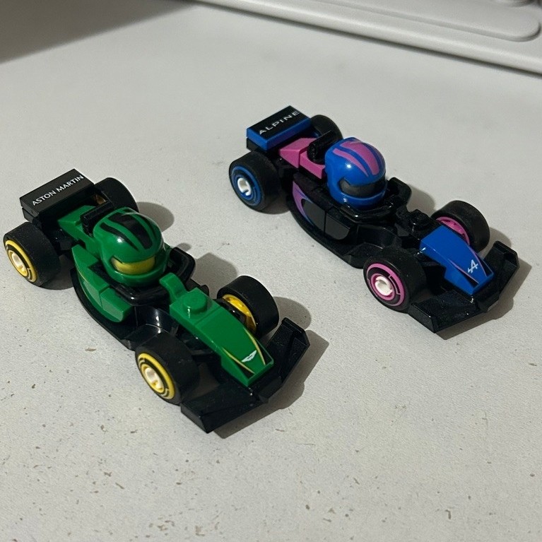 lego mini formula 1 aston martin & alpine (ORI LEGO)
